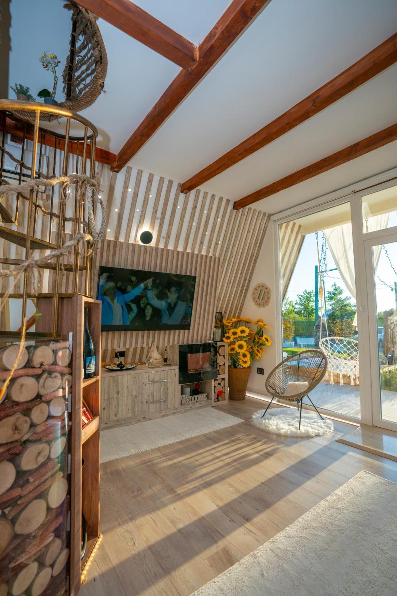 Rrjoll Bed & Breakfast *